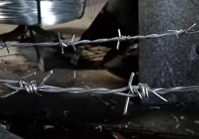 刺鋼絲.jpg 刺鋼絲.jpg