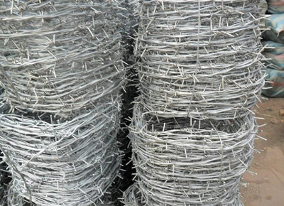 刺鐵絲網(wǎng).jpg 刺鐵絲網(wǎng).jpg